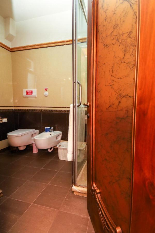 Brilant Antik Center Hotel Тирана Экстерьер фото