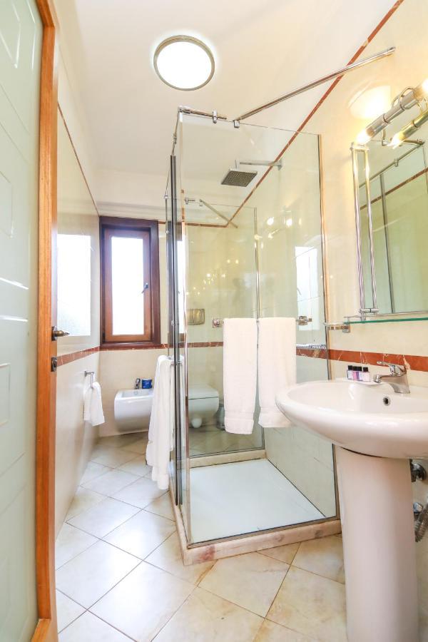 Brilant Antik Center Hotel Тирана Экстерьер фото