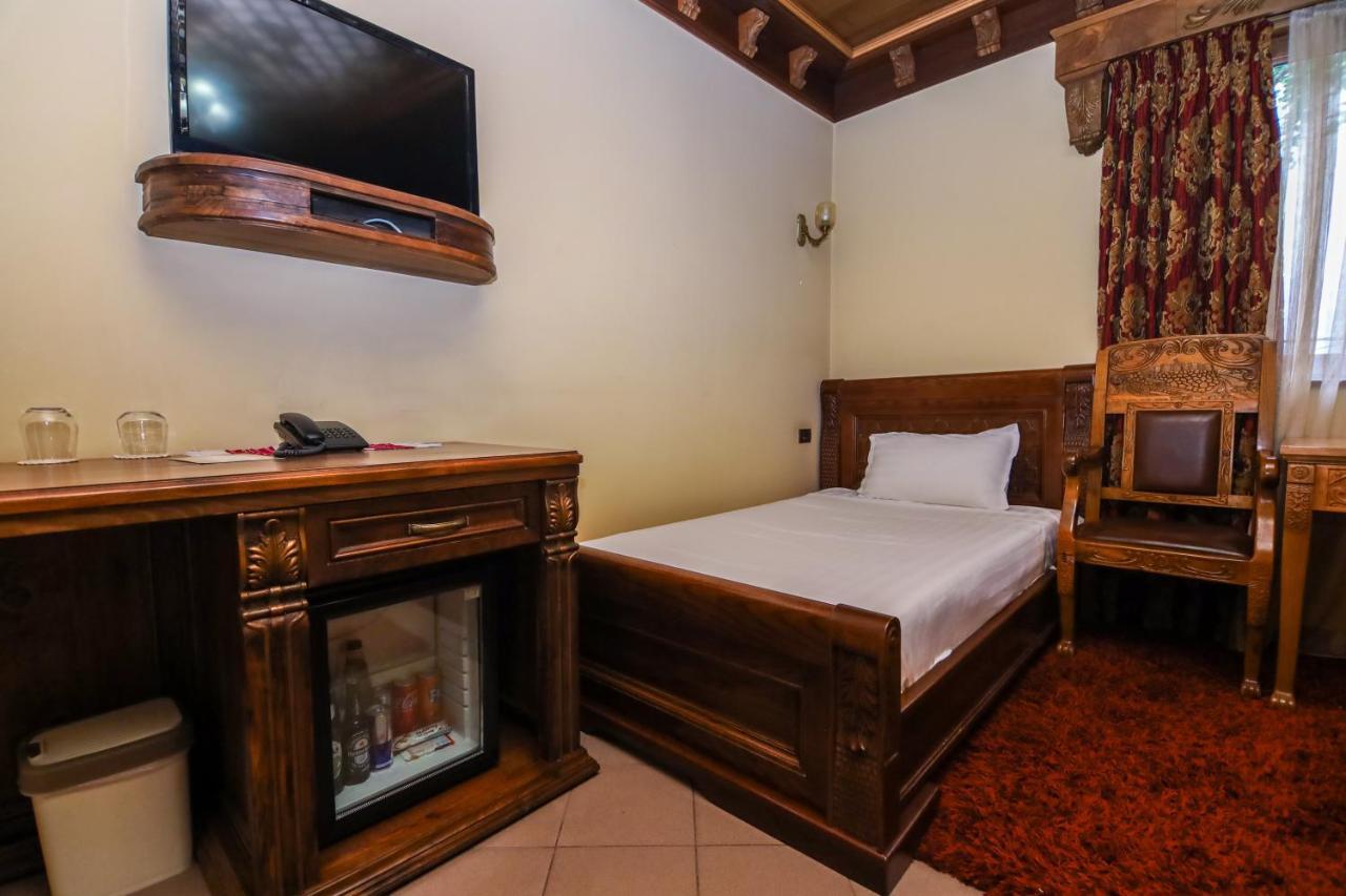 Brilant Antik Center Hotel Тирана Экстерьер фото