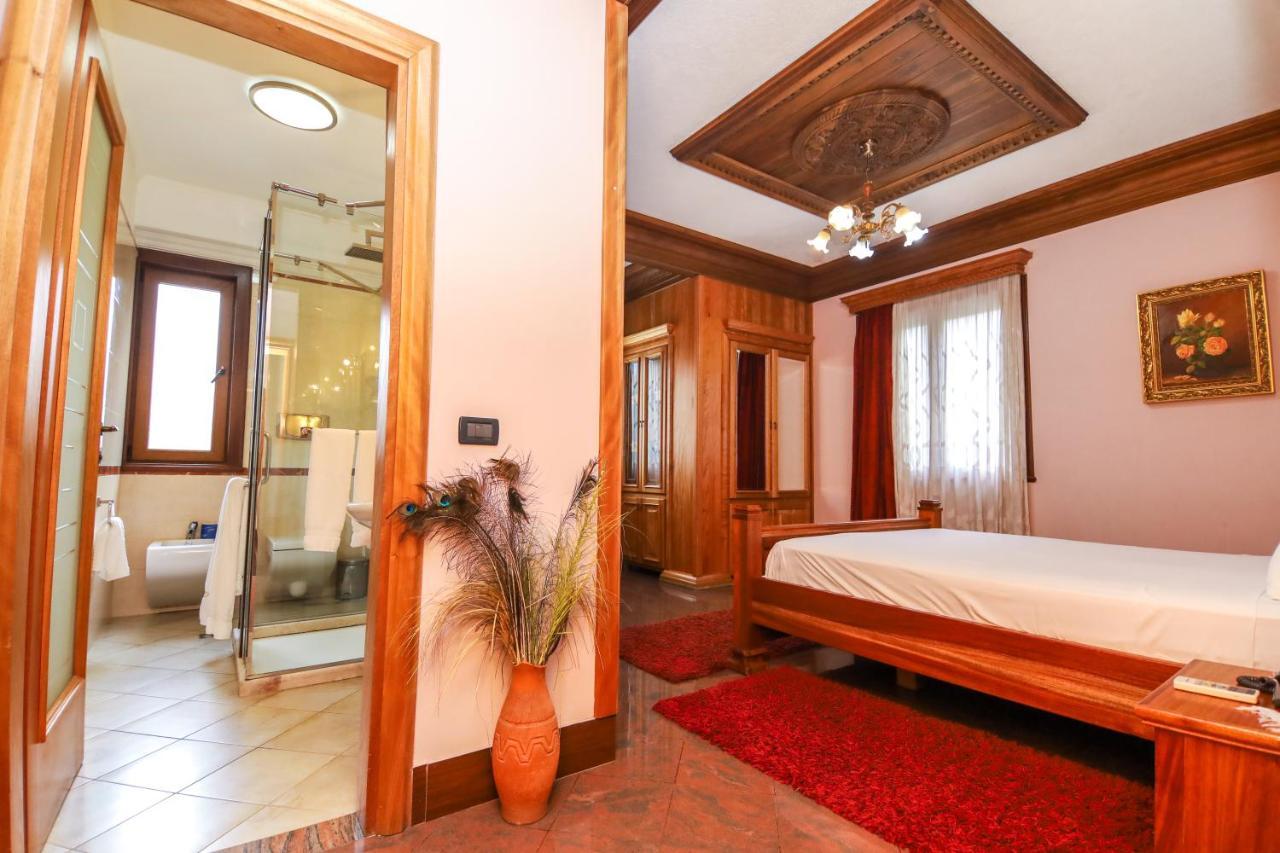 Brilant Antik Center Hotel Тирана Экстерьер фото